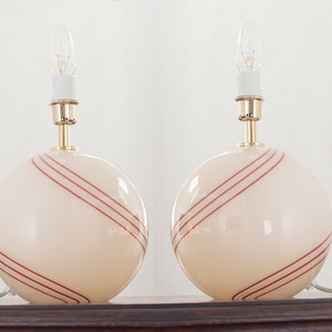 Set of 2 Ivory color Murano glass table lamp with red and white filigree decoration, handmade Made in Italy