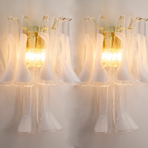 Set of 2 &quot;Petali&quot; wall sconces with Murano glass, crystal colour with white decoration, Made in Italy vintage style wall lamp with saddles