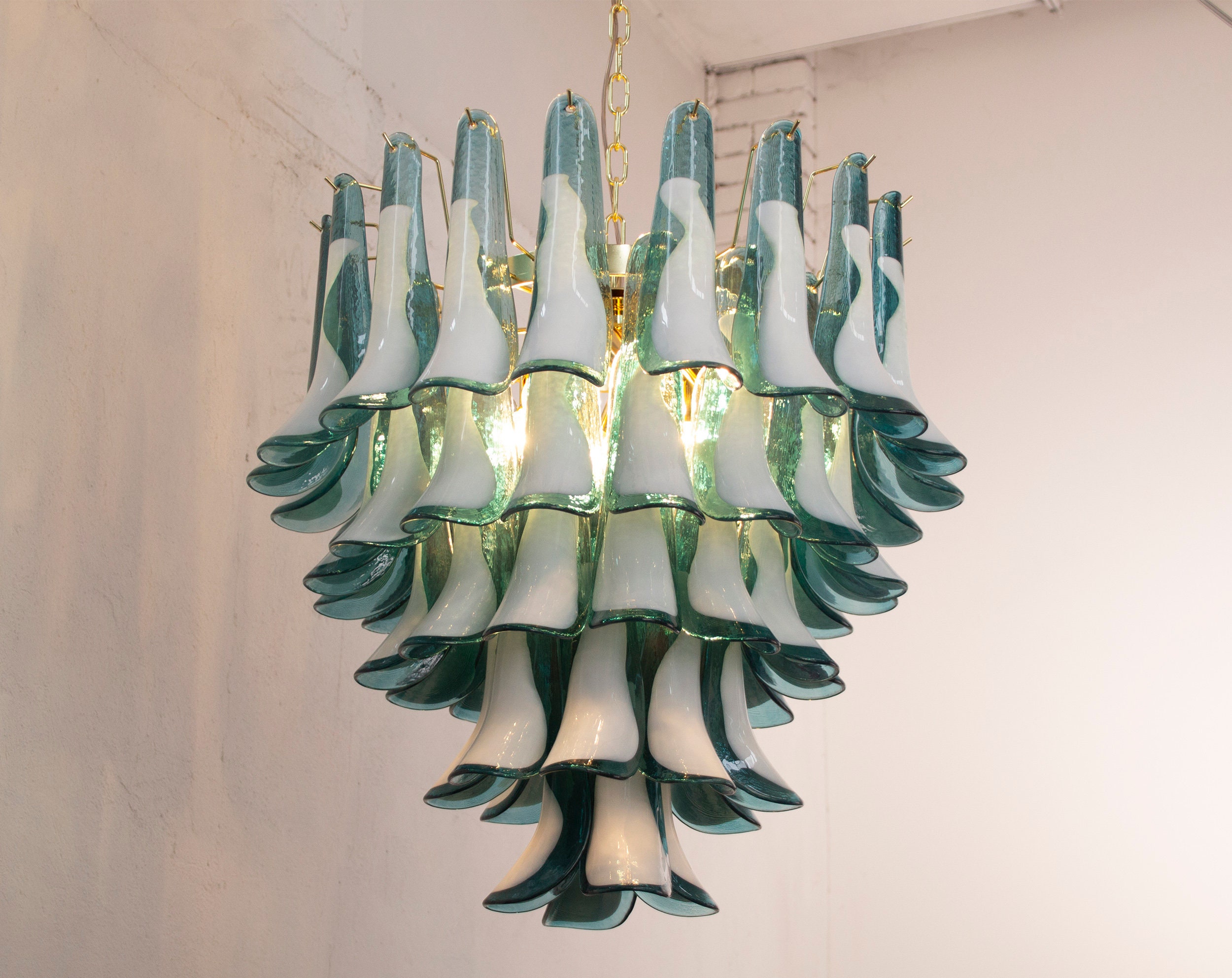 Petali Suspension Lamp Ø72 Cm Made in Italy Murano Glass Octanium and White  Color, Vintage Style Chandelier - Etsy, image size:2500x1986