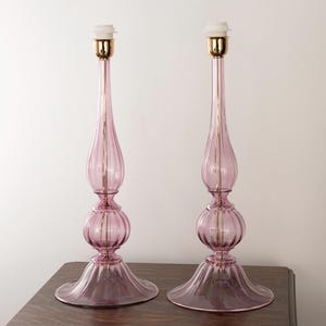 Pair of Murano glass table lamps amethyst color, handmade Made in Italy Venetian design lighting