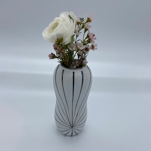 Elegant Swedish vase Filigran from Gustavsberg designed by Stig Lindberg
