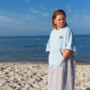 Surf Poncho Towel Robe for Adults – Personalized Hooded Beach Towel – Custom Swim & Surf Changing Robe – Hooded Towel for Sea, Sauna, Pool