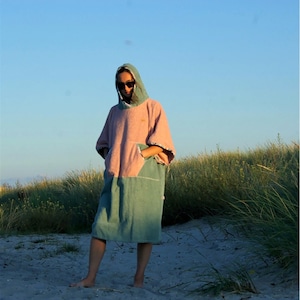 Strand Bademantel Grüner Salbei Kapuzenhandtuch 100 % Baumwolle Schwimmparka Damen Wickelrobe Erwachsene Geschenk für Surfer Poncho Damen Bild 5