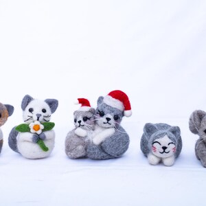 Cute Baby Kitten Collection Natural Cat Needle Felting Kit - 5-Piece Set for Cat Lovers Adorable Set of Felted Cat Kittens