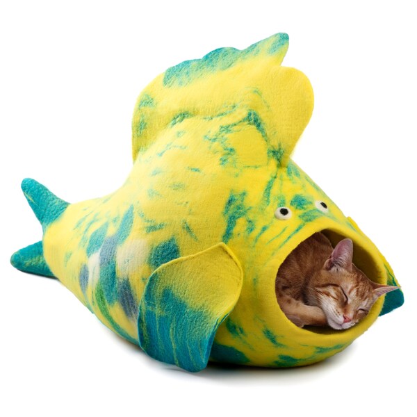 Cozy  Fish Cat Cave Felt Wool by Woolygon - Eco-Friendly and Comfortable Pet Bed