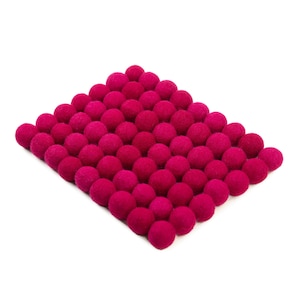 Wolvilten pom-poms van 2 cm: levendige ambachtelijke pompons