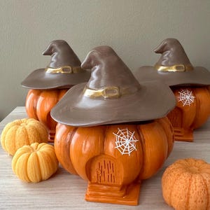 Witch hat pumpkin candle | Halloween decor | Spooky decor | Spooky Pumpkin Soy Candle | Pumpkin candle | witch decor | Witchy Pumpkin Jar
