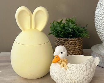 Easter Bunny Soy Wax Candle: Farmhouse Decor, 8oz, handmade Easter decor