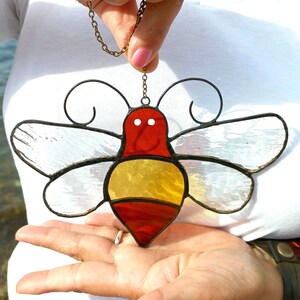 Bee Stained Glass Window Hanging, Bee garden ornaments, Nature Inspired Decor, Stained Glass Art, Christmas gifts, Gift for Gardener