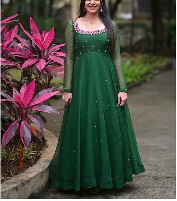 Ladies Fashion Gowns at Rs 749 | लॉन्ग गाउन in Surat | ID: 22787695933
