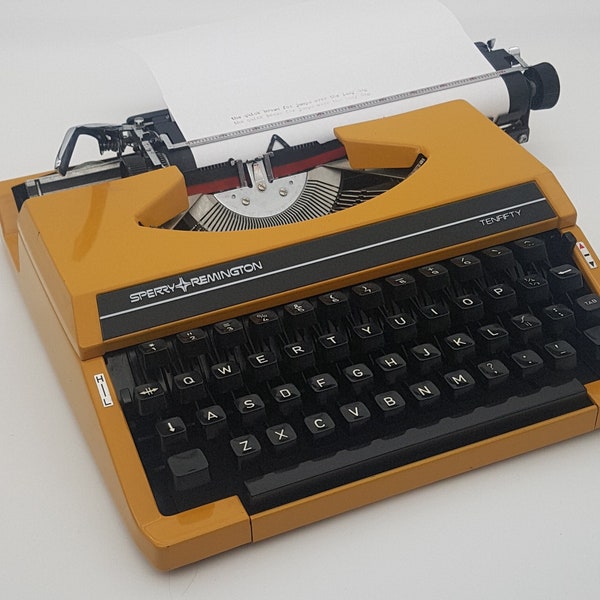 Vintage yellow typewriter | SPERRY REMINGTON TENFIFTY | Working/portable typewriter from the 80s | Cleaned, with new ribbon and orginal case