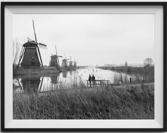 Wiatraki KINDERDIJK. Czarno-biała fotografia krajobrazowa. Sztuka ścienna do druku, pobieranie cyfrowe.