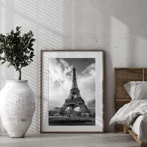 Eiffel Tower. PARIS. Black and white travel photography. Printable wall art, instant digital download. zdjęcie 4