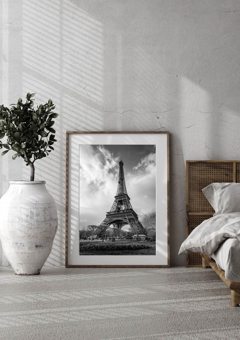 Eiffel Tower. PARIS. Black and white travel photography. Printable wall art, instant digital download. zdjęcie 4