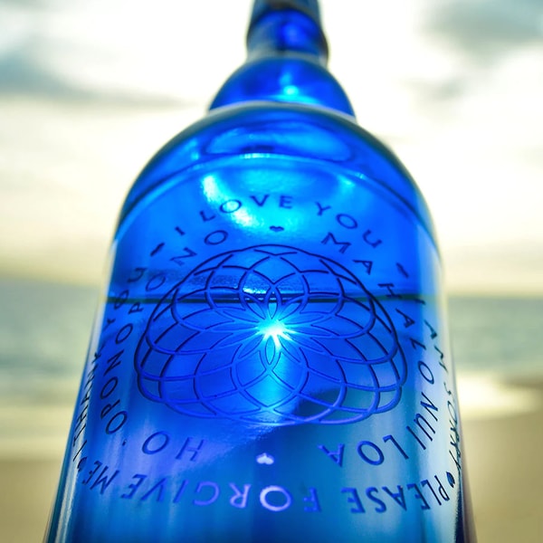 Ho'oponopono Lotus Circle - Blaue Glas Wasserflasche