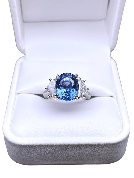 Ceylon Cornflower Blue 4.51ct Sapphire and Diamond