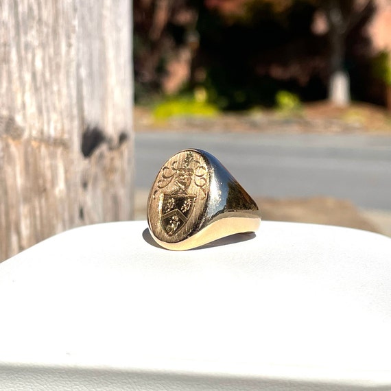 14k Coat of Arms Ring - image 9