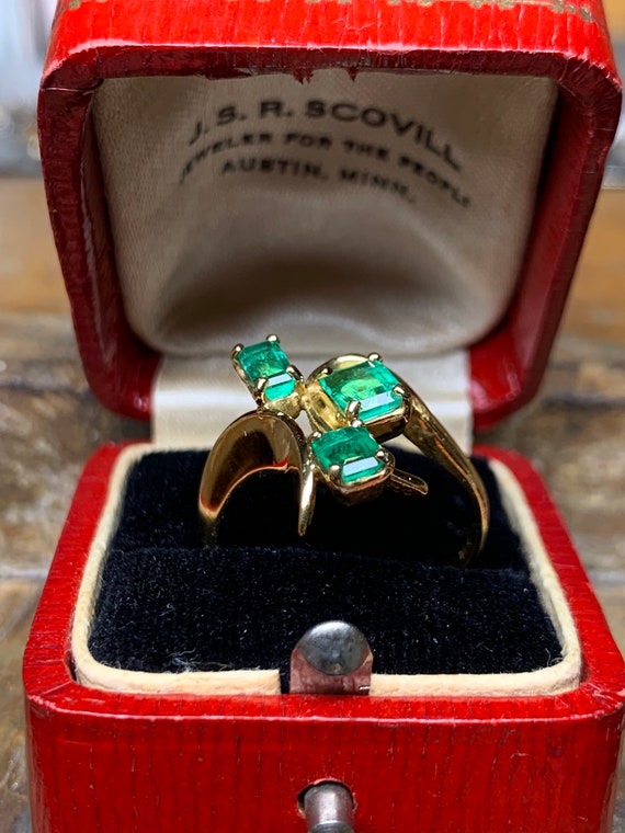 3 Stone Emerald Ring - image 2