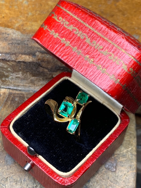 3 Stone Emerald Ring - image 1