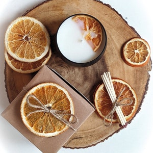 Caja de regalo con vela de chocolate y naranja: vela vegana de cera de coco