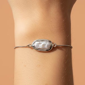 Pulsera de perlas gruesas bañadas en plata: Joyería de perlas barrocas auténticas, regalo de boda para novias y damas de honor, estilo minimalista moderno, piedra natal de junio
