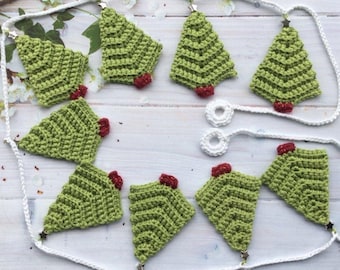 Festive Crochet Christmas Tree Garland & Ornaments Pattern – DIY Holiday Décor with Stars – Easy Crochet Pattern for Beginners