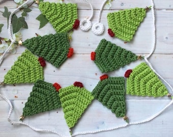 Festive Crochet Christmas Tree Garland & Ornaments Pattern – DIY Holiday Décor with Stars – Easy Crochet Pattern for Beginners