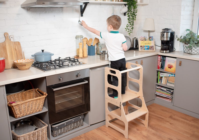 Tour d'aide pour tout-petits 4 en 1 Tour de cuisine Table Tableau Toboggan Meubles Montessori Tour d'aide convertible Escabeau de cuisine image 9