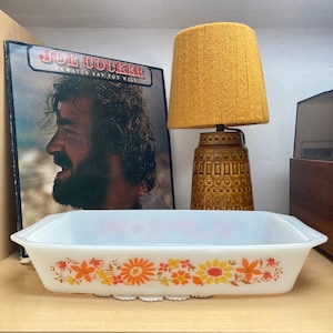Vintage 1960s 1970s Flower Design Milk Glass Bowl Serving Dish Cookware Casserole Lasagne Baking Tray