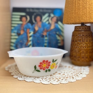 Vintage 1960s 1970s Flower Design Milk Glass Bowl Serving Dish Cookware Casserole