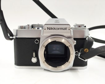 Nikon Nikkormat EL - 35 mm SLR Reflex Camera + Etui + Manuel Vintage Années 70 - A Réviser