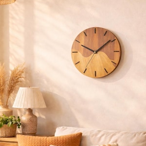 Orologio moderno in legno | Orologio da parete in legno fatto a mano | Orologio minimalista | Orologio decorativo da parete del Tirolo | Arredamento sostenibile per la casa