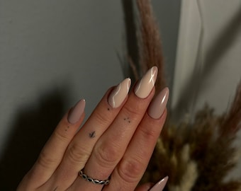 Beige Nägel mit weißem Design | 10 Press On Nails | Gel Nägel | Press On Nails