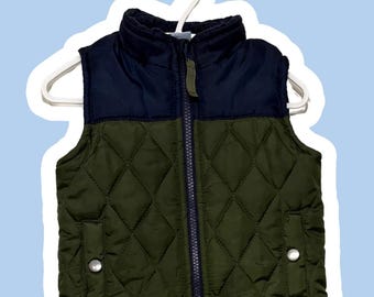 Gewatteerd vest voor babyjongens voor maat 12-18 maanden | Pre-Loved / Tweedehands / Tweedehands | Kleine jongens