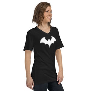 Blurry Bat Halloween Goth Women&#39;s Short Sleeve V-Neck T-Shirt