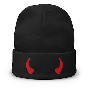 Red Devil Horns Cuff Beanie – Embroidered Hat for Gothic Halloween Cosplay, Horror Streetwear & Dark Alternative Fashion
