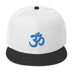 Gorra plana bordada con símbolo espiritual sagrado OM azul