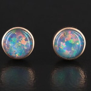Pendientes de botón vintage de doblete de ópalo de 14 quilates