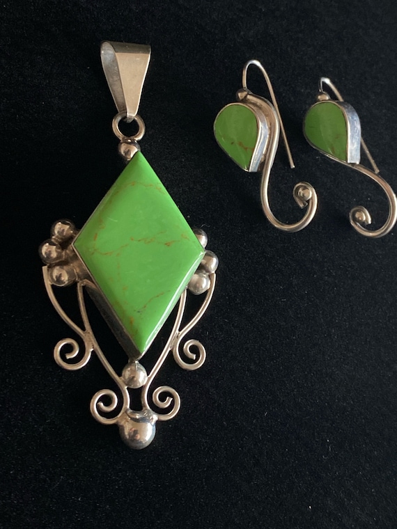 Artisan Lime Green Turquoise Colored Stones Sterli