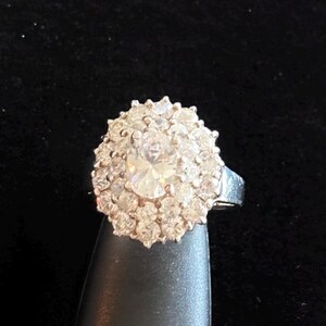 Anillo de cóctel vintage de plata de ley con circonitas cúbicas en capas