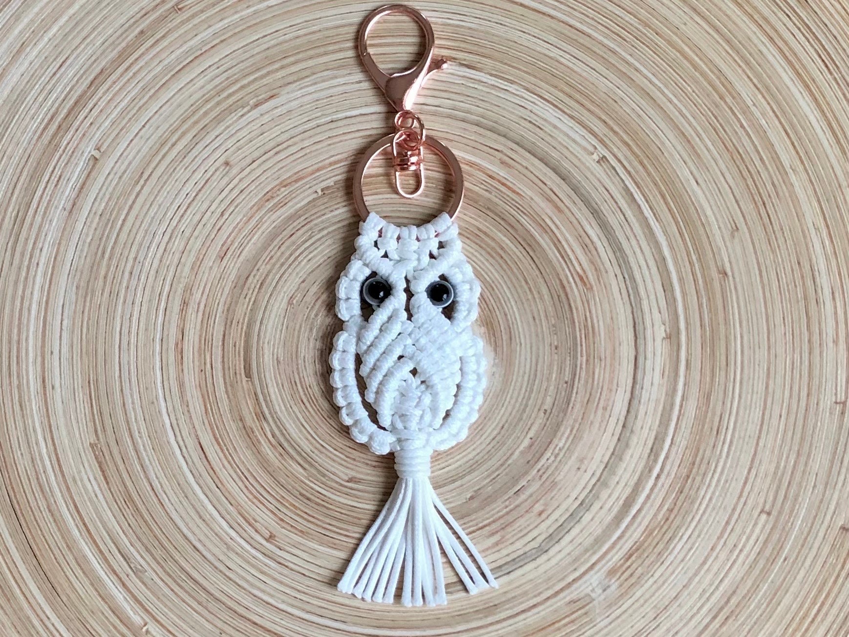 NO.376『マクラメキーホルダー・ふくろう』 NO.376『マクラメキーホルダー・ふくろう』