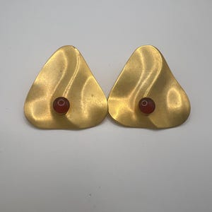 NWOT Orion Vintage Matte Art Deco Goldtone Earrings with a Amber Cabochon