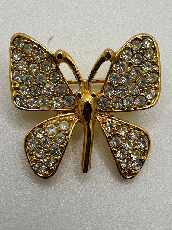 Vintage Unsigned Large Staret Crystal Butterfly Brooch/Pin – Connie  DeNave's Jeweldiva