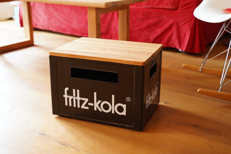 Deckel aus Holz für Fritz-Kola Getränkekiste Eiche Hocker Tisch Nachttisch Sitzauflage Nachhaltiges Geschenk Upcycling Bild 1