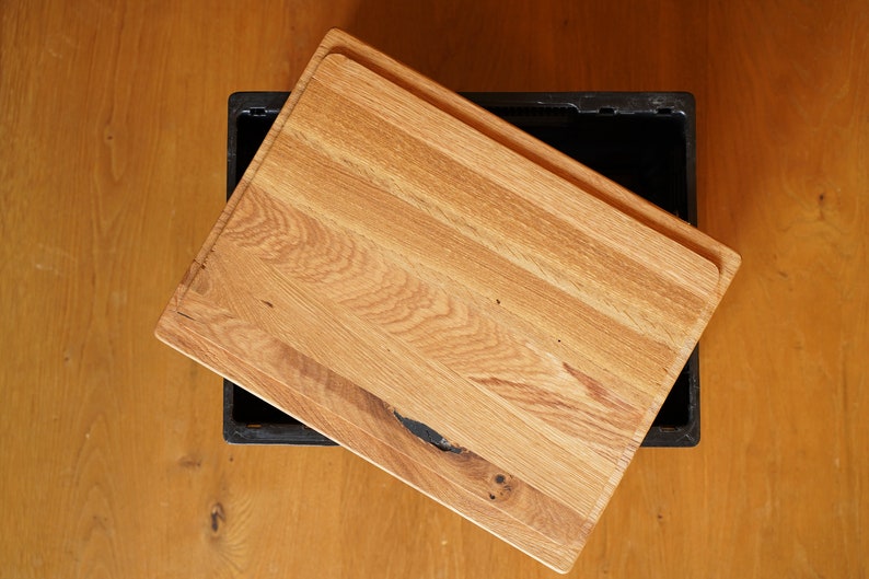 Deckel aus Holz für Fritz-Kola Getränkekiste Eiche Hocker Tisch Nachttisch Sitzauflage Nachhaltiges Geschenk Upcycling Bild 5