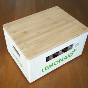 LEMONAID stool - Bamboo Edition | Table | Bedside table | Seat cushion | Lid for drinks crate | Sustainable gift | Upcycling