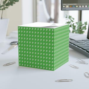 Personalisierter Notizwürfel: Minimalistischer Schreibtisch Organizer, Büro Geschenk