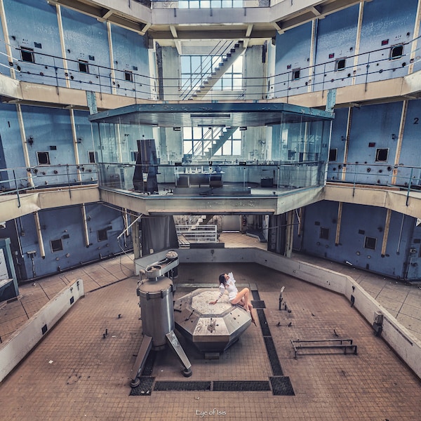 Photographie personnalisable d'usine abandonnée, en tirage d'art urbex en édition limitée à 30 exemplaires, "Bacchus"