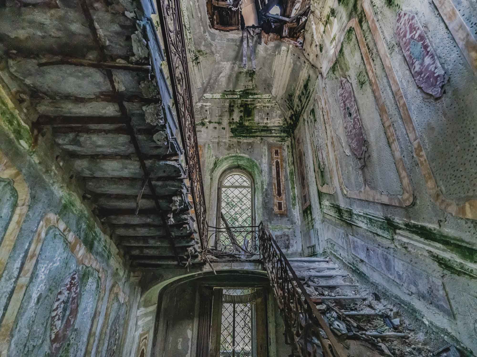 Photographie Urbex Verte Dissymétrie en Tirage Limité