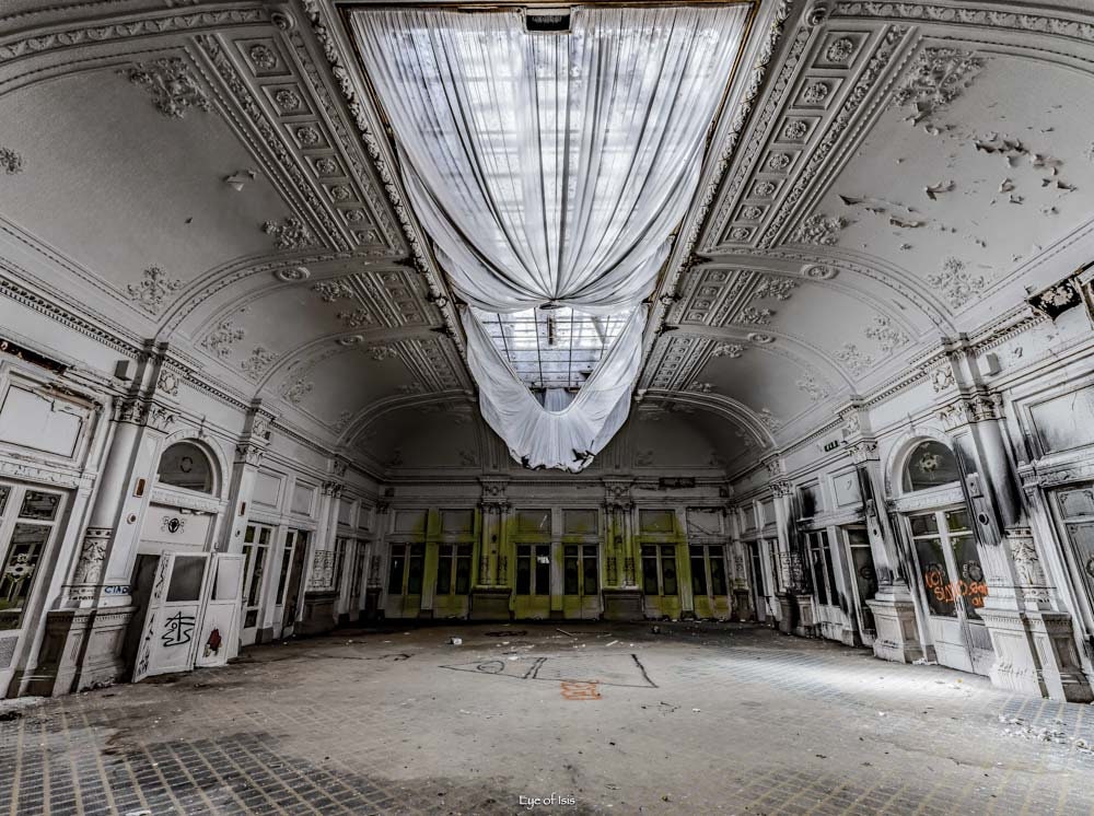 Photographie Urbex Salle de Réception en Tirage Limité